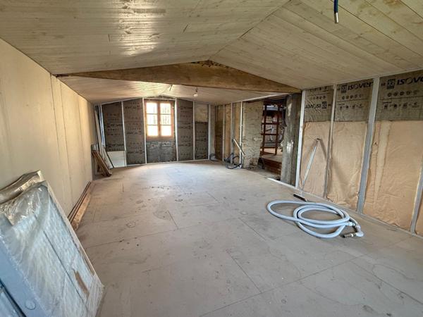 Ensemble immobilier à rénover, idéal investisseur