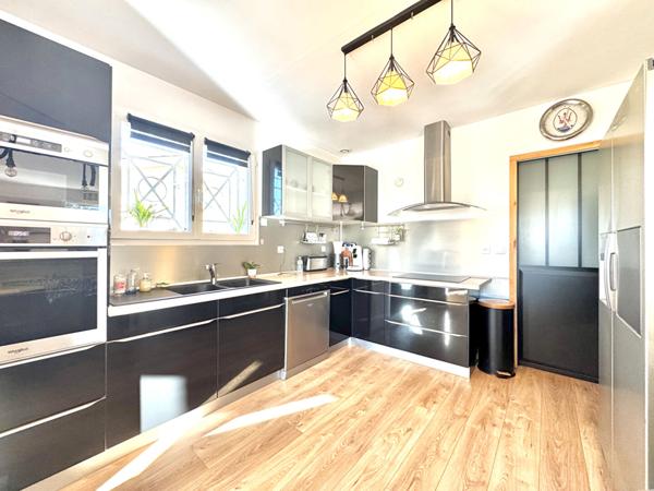 Ensemble immobilier de deux maisons indépendantes de type 4 et 3