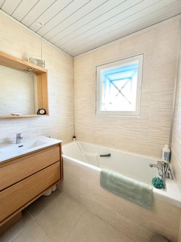 Ensemble immobilier de deux maisons indépendantes de type 4 et 3