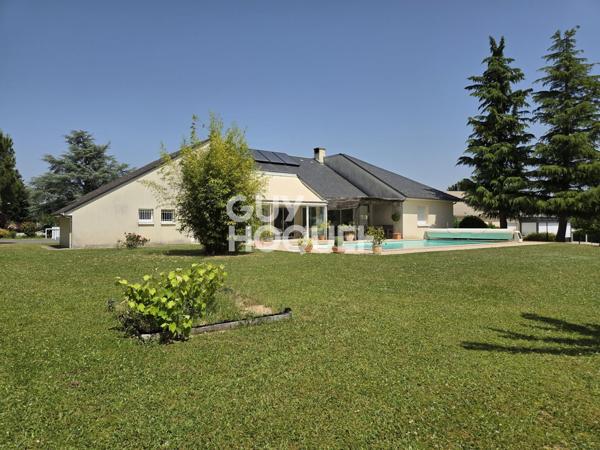 Maison à vendre de 6 pièces de 170 m2 hab et 254 m² utiles sur un terrain de 2420 m2