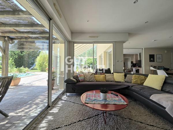 Maison à vendre de 6 pièces de 170 m2 hab et 254 m² utiles sur un terrain de 2420 m2