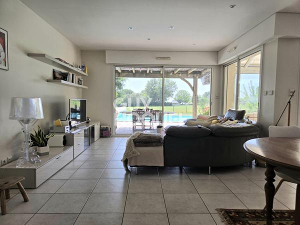 Maison à vendre de 6 pièces de 170 m2 hab et 254 m² utiles sur un terrain de 2420 m2