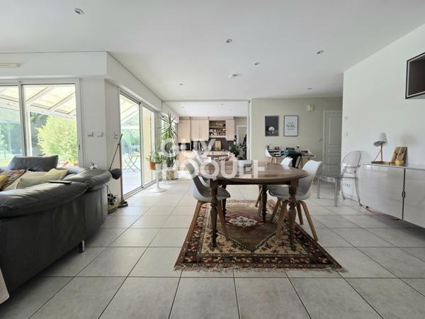 Maison à vendre de 6 pièces de 170 m2 hab et 254 m² utiles sur un terrain de 2420 m2