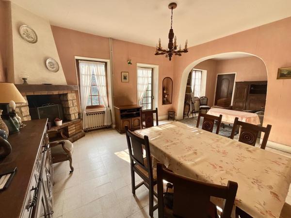 Maison, au centre-ville, De Mehun Sur Yevre