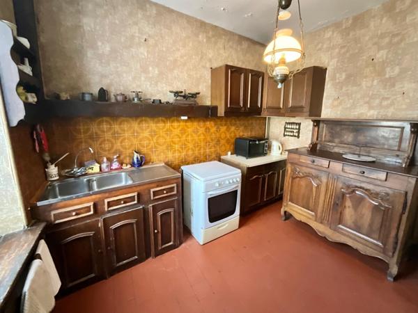 Maison, au centre-ville, De Mehun Sur Yevre