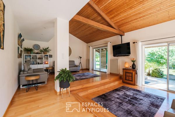 Propriété avec piscine intérieure, étang et parc boisé