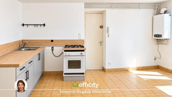Immeuble
         21 pièces
        - 457 m² Exclusivité 690 000 € *
