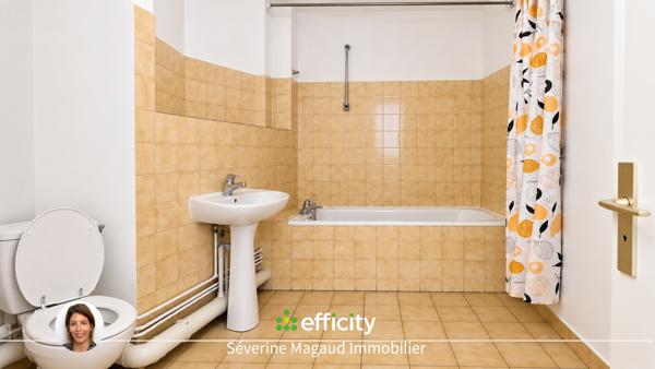 Immeuble
         21 pièces
        - 457 m² Exclusivité 690 000 € *