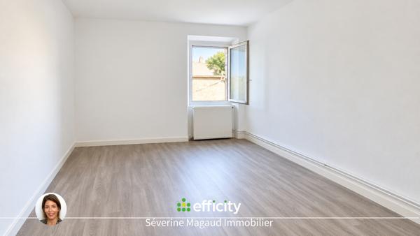 Immeuble
         21 pièces
        - 457 m² Exclusivité 690 000 € *