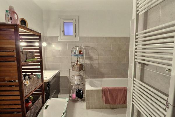 Immeuble Bagnols Sur Ceze 10 pièce(s) 350 m2