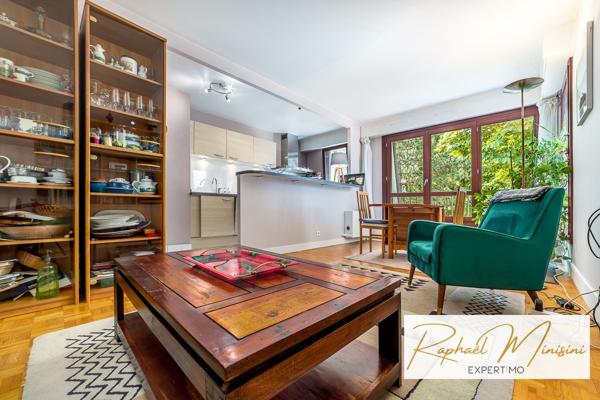 Versailles (78000) Place Laboulaye, au calme, appartement trois pièces en dernier étage