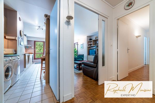 Versailles (78000) Place Laboulaye, au calme, appartement trois pièces en dernier étage