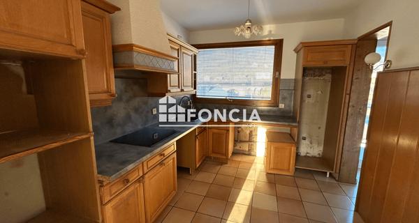 Location Appartement 3 pièces 83 m² - Bellegarde Sur Valserine 01200