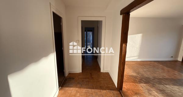 Location Appartement 3 pièces 83 m² - Bellegarde Sur Valserine 01200