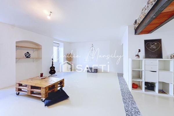 Une maison de village rénovée où les volumes font la différence