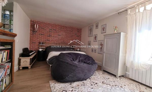 PROCHE MAINTENON - JOUY - SAINT PIAT  CHARMANTE MAISON de 85 m², 4 pièces