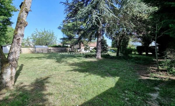 PROCHE MAINTENON - JOUY - SAINT PIAT  CHARMANTE MAISON de 85 m², 4 pièces