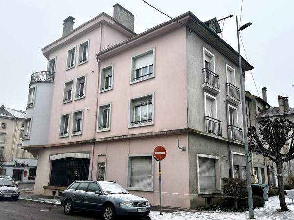 CHARMES (88) - IMMEUBLE 3 appartements et un local commercial