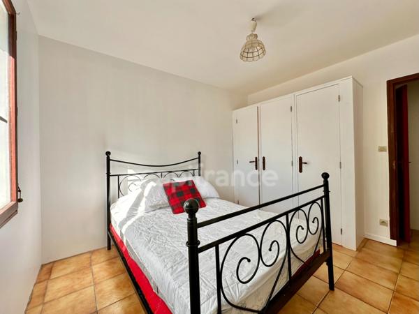 ANDERNOS LES BAINS(33)-VILLA 104m²-4 pièces avec grande mezzanine de 19m²-2 terrasses couvertes-garage.