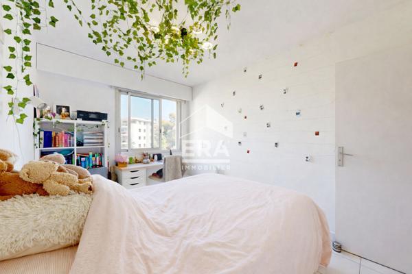 NICE - CIMIEZ : JOLI F4 EN DERNIER ÉTAGE AVEC TERRASSE AVEC VUE MER