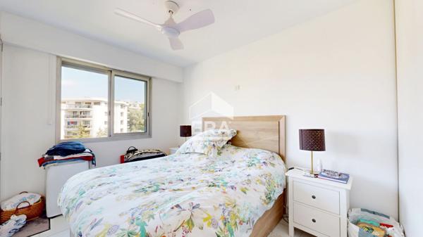 NICE - CIMIEZ : JOLI F4 EN DERNIER ÉTAGE AVEC TERRASSE AVEC VUE MER