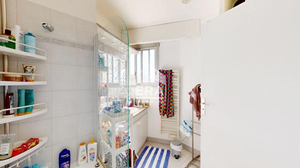 NICE - CIMIEZ : JOLI F4 EN DERNIER ÉTAGE AVEC TERRASSE AVEC VUE MER