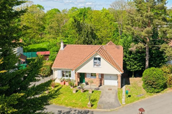VIRY-CHÂTILLON – À deux pas du lac – Superbe maison rénovée avec séjour cathédrale de 50 m² - Surface au sol 140m²