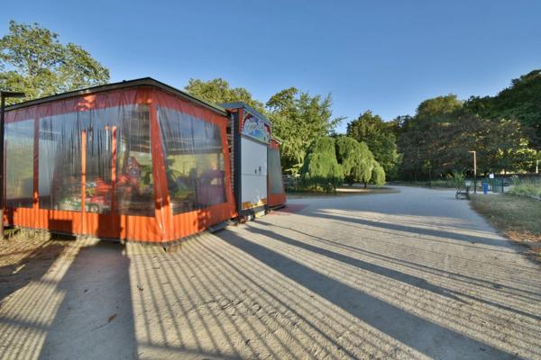 VIRY-CHÂTILLON – À deux pas du lac – Superbe maison rénovée avec séjour cathédrale de 50 m² - Surface au sol 140m²