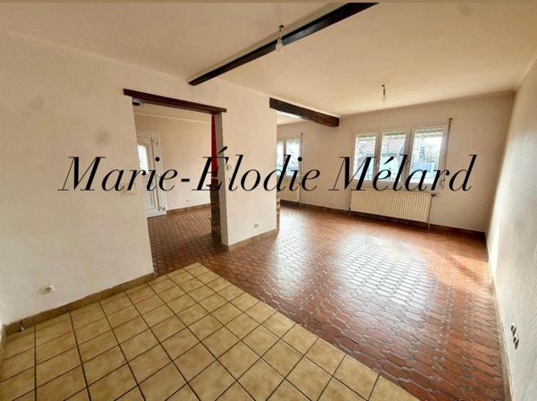 Lexy – Maison avec jardin, grand garage et beau potentiel, située dans une rue calme et peu passante