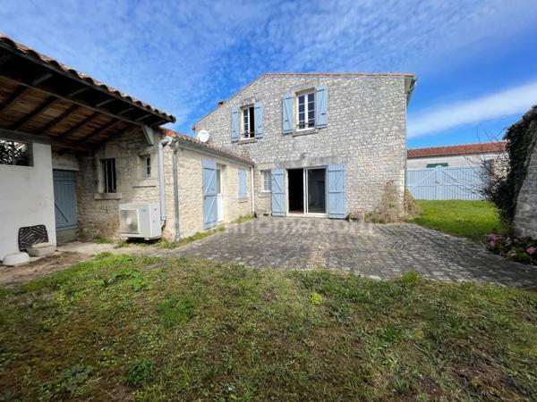 Maison en pierres de 4 chambres avec une dépendance, SAINTE MARIE DE RE - 17740