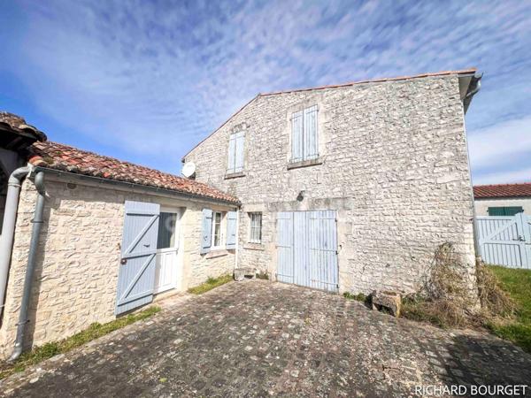 Maison en pierres de 4 chambres avec une dépendance, SAINTE MARIE DE RE - 17740