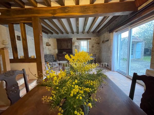 Maison en pierres de 4 chambres avec une dépendance, SAINTE MARIE DE RE - 17740