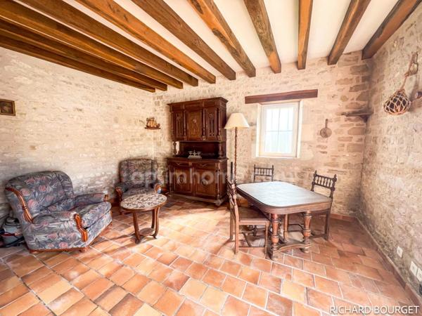 Maison en pierres de 4 chambres avec une dépendance, SAINTE MARIE DE RE - 17740