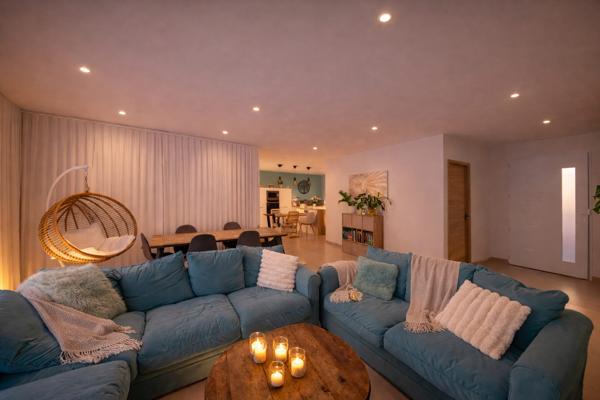 Villa contemporaine d’exception – 165 m², prestations premium, piscine et grands volumes