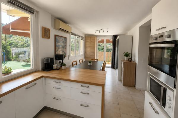 Appartement
         4 pièces
        - 80 m² 450 000 € *