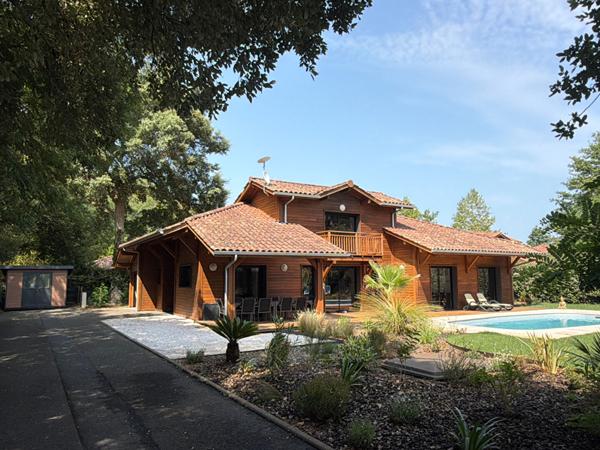Maison T5 136 m² avec piscine et garage