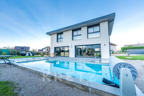 Bons-en-Chablais villa d'architecte contemporaine récente de 160 m2 avec piscine