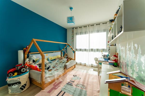 Bons-en-Chablais villa d'architecte contemporaine récente de 160 m2 avec piscine