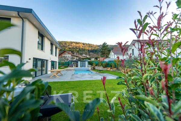 Bons-en-Chablais villa d'architecte contemporaine récente de 160 m2 avec piscine
