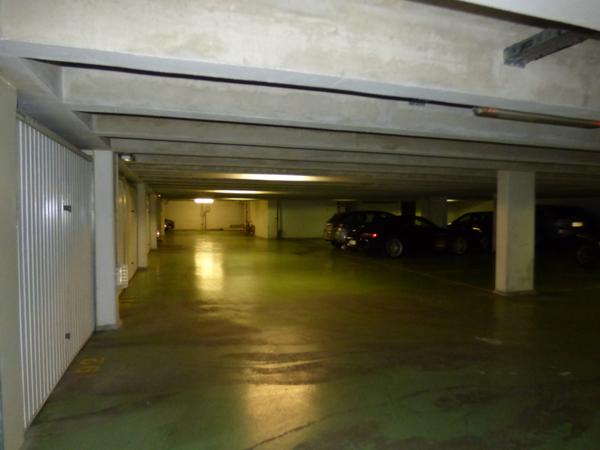 BASTILLE PARIS 11ème RUE DE LAPPE PARKING BOX FERMÉ