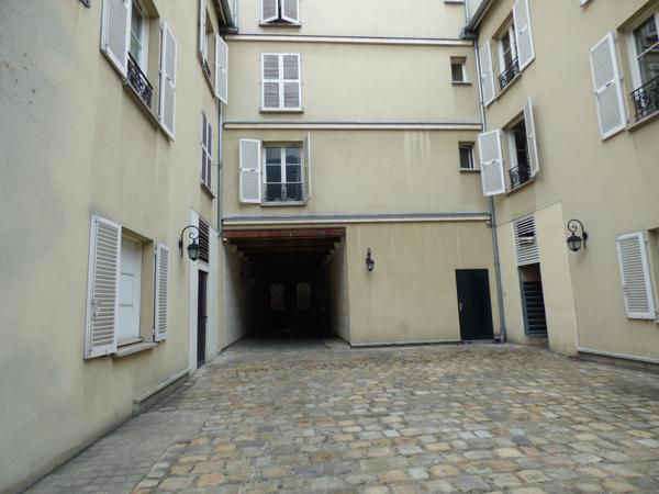 BASTILLE PARIS 11ème RUE DE LAPPE PARKING BOX FERMÉ