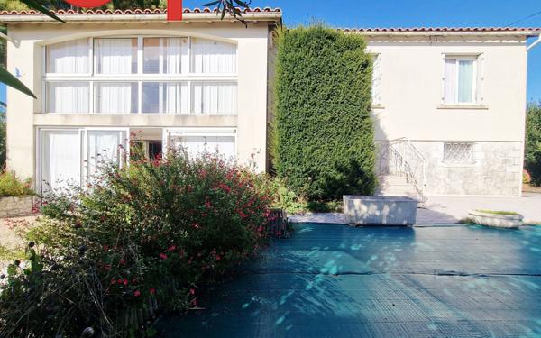 Maison à vendre    5 pièces •  Port-des-Barques