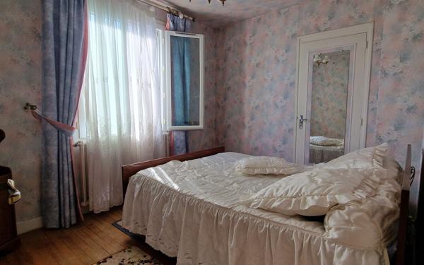 Maison à vendre    5 pièces •  Port-des-Barques