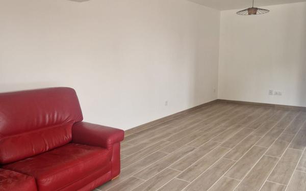 Maison à louer    4 pièces •  Lamothe-Capdeville