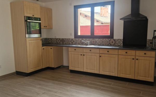 Maison à louer    4 pièces •  Lamothe-Capdeville