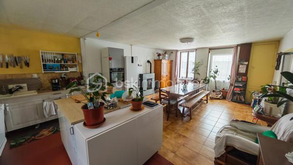 🏡 NOUVEAUTÉ À TORTERON (18) – CHARME DE L’ANCIEN & CONFORT MODERNE ✨
Située dans le département du Cher, la commune de Torteron offre un cadre de vie paisible et verdoyant, idéal pour les amoureux de nature et de tranquillité. 

✔ À seulement 23 km de Nevers
✔ École primaire à 5 minutes à pied
✔ Arrêt de bus à 100 mètres avec transports scolaires pour collège et lycée
✔ Environnement calme et agréable

🏠 Charmante maison des années 1870 – 123 m² habitables environ
Cette maison de caractère, répartie sur deux niveaux, allie le charme de l’ancien et le confort moderne.

🔹 Rez-de-chaussée

	• Entrée 
	• Cuisine ouverte sur salle à manger de 35 m² avec accès direct au jardin 
	• Salon chaleureux 
	• Salle d’eau avec douche à l’italienne 
	• WC indépendant 

🔹 Étage

	• Palier desservant 4 chambres de 11 m², 13 m², 11 m² et 13 m² 
	• WC 

🌳 Extérieurs

Sur un terrain de 809 m² entièrement clos et arboré, vous profiterez de :
	• Une agréable terrasse 
	• Une dépendance de 20 m² 
	• Une cour intérieure permettant le stationnement de 2 véhicules 
	• Une borne de recharge pour véhicule électrique ⚡ 

🔥 Confort et équipements

	• Poêle à granulés installé en 2020 
	• Radiateurs électriques 
	• Ballon d’eau chaude électrique de 150 litres 
	• Huisseries en double vitrage 
        • Tous à l'égout
        • Fibre

❤️ Une maison pleine de charme, idéale pour une famille en quête de calme et d’authenticité, tout en bénéficiant d’équipements modernes.
📞 À visiter sans tarder !

Photos supplémentaires disponibles sur BSK IMMOBILIER > Nos conseillers > Julien LELONG.
Informations annonce: