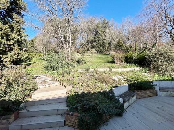 Maison 7 pièces sur sous-sol et avec vue dégagée