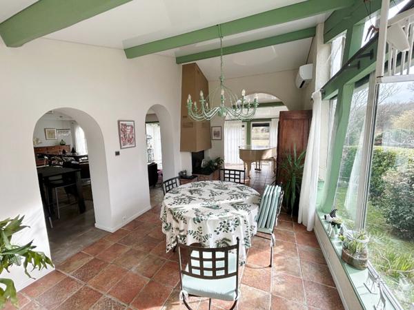 Maison 7 pièce(s) sur sous-sol et avec vue dégagée