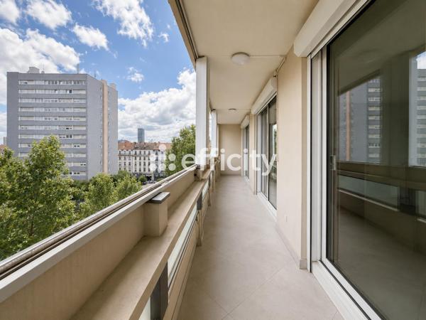 Appartement
         4 pièces
        - 88 m² 350 000 € *