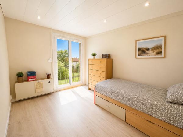 Maison
         7 pièces
        - 123 m² Exclusivité 230 000 € *